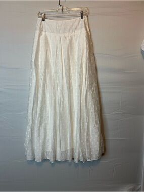 Veiled Women’s Size 6 White Maxi Skirt Textured Lined 016